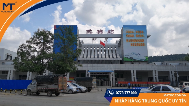 Kho hàng Bằng Tường