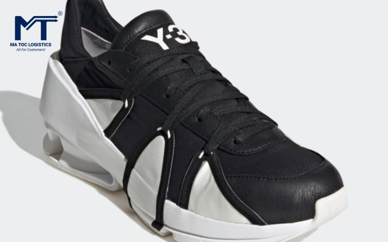 Giày Y-3 Sukui được thiết kế táo bạo đến từng chi tiết