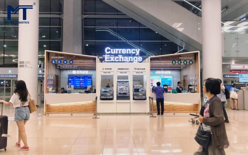 Đổi tiền Trung Quốc tại sân bay