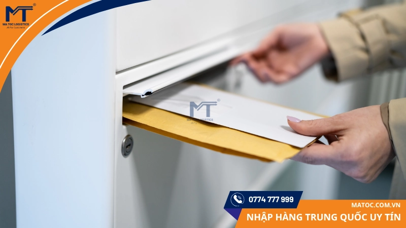 Việc giao thương ngày càng nhiều khiến cho nhu cầu gửi tài liệu tăng nhanh Việc giao thương ngày càng nhiều khiến cho nhu cầu gửi tài liệu tăng nhanh