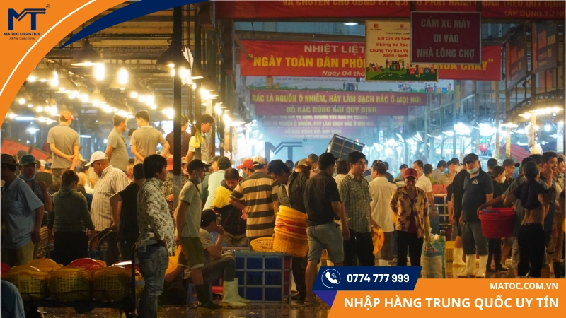 Nhập hàng giày dép Quảng Châu từ các chợ đầu mối cũng là một lựa chọn phù hợp đối với người không biết tiếng Trung Nhập hàng giày dép Quảng Châu từ các chợ đầu mối Việt Nam