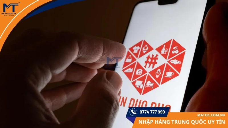 Pinduoduo là một nền tảng TMĐT nổi tiếng tại Trung Quốc Pinduoduo là một nền tảng TMĐT nổi tiếng tại Trung Quốc